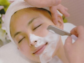 本格シェービングサロン ヴェリータ(Verita)の写真/【★お肌に負担なく、黒い産毛と古い角質を取り除くことで明るいお肌に★】トーン&化粧ノリUPで肌質改善!