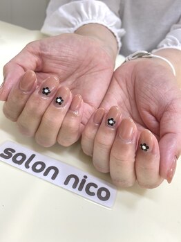 サロンニコ(Salon nico)/ワンカラーにパーツを追加して