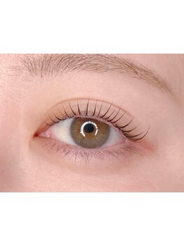 ナチュラル上品な目元にしたい