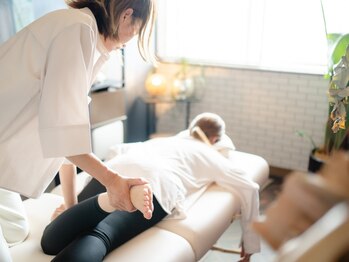 アリュール(ALLURE)の写真/当店人気メニューの【全身美容整体】で姿勢改善を叶え理想のボディラインへ♪お得なクーポンも多数ご用意◎