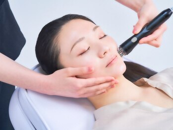 ベベ 高崎本店(Be'be')の写真/【小顔になりたい方必見！】お顔の歪み、左右差にお悩みの方にも◎すっきりとしたフェイスラインへ♪