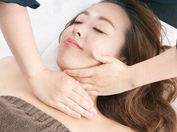 ビューティーフェイス まるひろ上尾店の写真/【グイっと引き上げ】リフトUP＆小顔フェイシャルケア