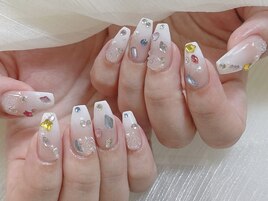 人気キラキラカラフル宝石ネイル