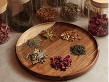 ウララ バイ ロキエ(u-LALA by ROCHIE)/＠yomogimushi_wkn