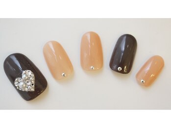 ネイルサロン ハンナ(Nail salon Hanna.Ri)/大人かわいいハートデザイン★
