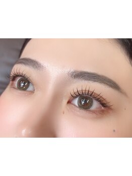 ナチュラル上品な目元にしたい