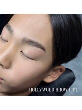カイリー(KYREE)/HOLLYWOOD BROW LIFT
