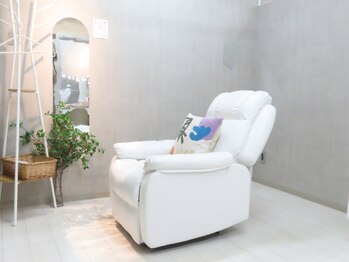 メメ サッポロ(me_me sapporo)の写真/【完全個室の贅沢空間】可愛さにこだわった店内で自分だけのご褒美タイム♪周りを気にせずリラックス◎