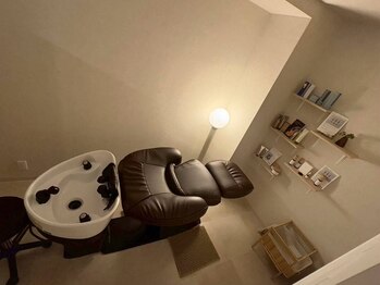 メール 神戸三宮店(mer)の写真/【三宮駅からのアクセス◎ヘアサロンの専用スパルーム】ベテラン美容師による本格極上ヘッドスパ