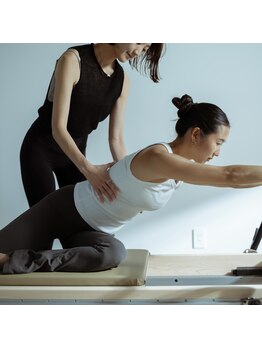 オンスカーピラティススタジオ 香林坊(Onskar Pilates Studio)の写真/姿勢を変えるのではなくて、身体を知る。【初回限定マシンピラティス体験セッション7,000円】