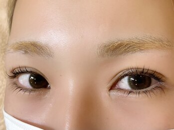 ネイルアンドアイラッシュ ネネの写真/自まつげ派に人気パリジェンヌラッシュリフト!根元からキレイに立ち上げ目元パッチリ☆下がりまつげにも◎