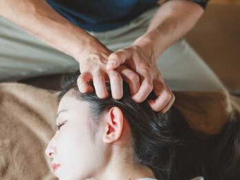 アオイ(Aoi)の写真/ツボを押しながら首までリンパを流してリフトアップ♪リラックス効果や眼精疲労改善等の嬉しい相乗効果も◎
