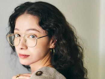 メゾン エイミー(Maison Amy)の写真/ナチュラルだけどエッジの効いた、洗練された目元をデザイン。
