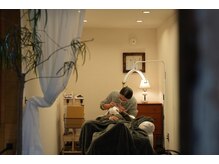 エピ(epi)の雰囲気(落ち着いた空間でリラックスして施術を受けられます*)