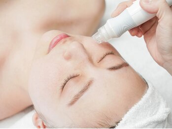 カランコエ(KALANCHOE)の写真/《毛穴洗浄+剥離なしハーブピーリング◎》角栓皮脂,毛穴の開き,黒ずみに★徹底した毛穴ケアが高評価!