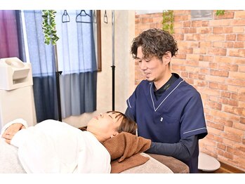 狭山市フィジオリハビリ整体院の写真/慢性的な首肩こりにお悩みの方必見★姿勢や仕事、子育てなどによる様々な症状に対応いたします。