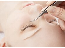 同サロン内マツエク＆パーマ【アイラッシュ　ティアリー】で検索