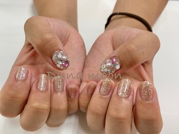 ダイナ ムーン(Dyna moon.)/ストーン敷き詰めネイル