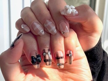 ジュノネイル(juno nail)の写真/透け感のある彩りで華やかに◎トレンド感満載なのにお財布に優しい価格を実現!憧れの指先に導く♪