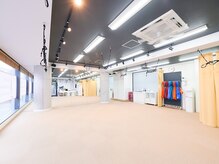 ワンアップ(ONE UP)の雰囲気（清潔感ある店内で優雅に♪）