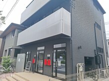 シエル(Ciel)の雰囲気（【店舗外観】向かって右のドアから2階へ上がってください☆）