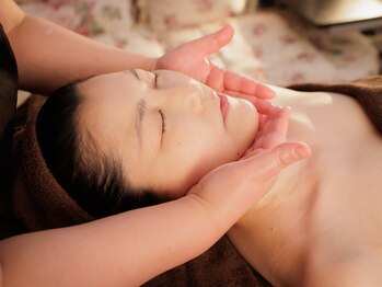 ラヴィアンローズ(La vie en Rose)/フェイスラインのもたつきに!