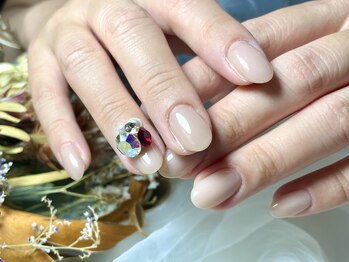 サロンドフォーエイチ(salon de 4H)/ヌーディ×カラフルビジュー☆