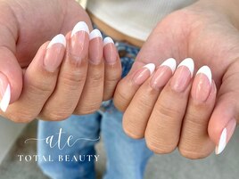 王道★白フレンチネイル