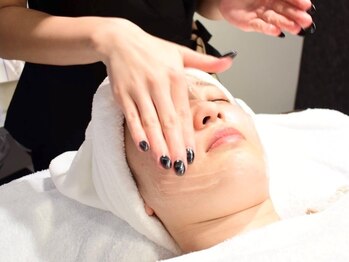 ホワイトワックス つくば店(WHITE WAX)の写真/【韓国水光ツヤ肌◎全顔WAX+生プラセンタ美容液★】年齢と共に気になり始めるほうれい線に早めのケアを♪