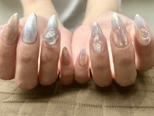 プラハネイル(+HER 美甲)の雰囲気（派手なアートコースも◎おしゃれパーツを入れるだけでも◎）