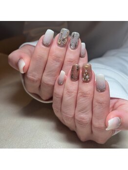 クリスマスゴールドネイル