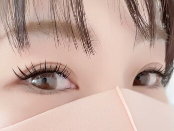 デイジー(Daisy)の写真/【超軽量×高持続】フラットラッシュつけ放題☆スーパーロック×マツエク付け放題も人気♪キープ力も抜群◎