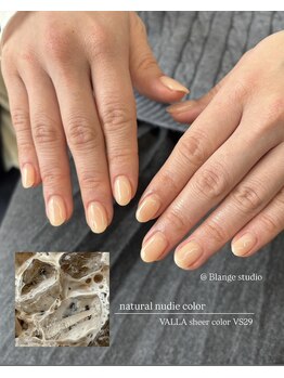 ビースタジオブランジュ(B STUDIO blange)/ベージュ/ワンカラー/上品ネイル