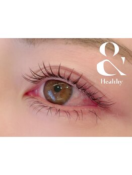 ネイル・アイメニューの同時施術が可能