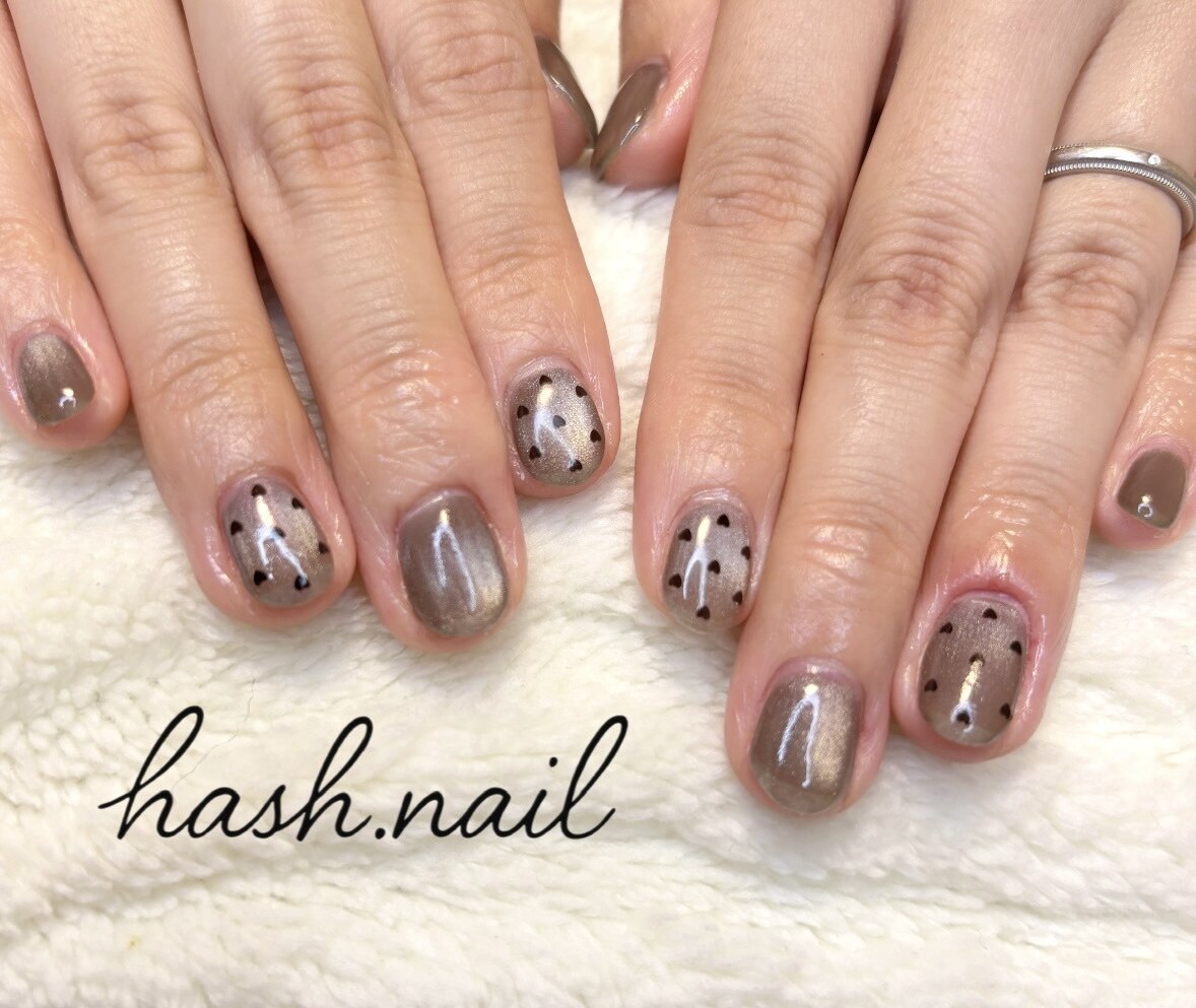 2026年冬トレンド】ブラック ハート ハンドのネイルデザイン集｜人気順