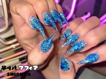 ネイルマフィア 渋谷(NAIL MAFIA)の写真/【圧倒的な技術力】JAN本部認定講師在籍の実力派!お爪に優しい一層残しのフィルイン導入」モチの 良さも◎