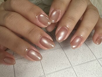 シアー(SheeR)の写真/人気のマグネットネイル¥6,000☆オフィスにもぴったりのシンプルデザインでキレイな手元を実現◎