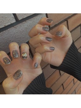 ラミシア(lamicia)/VALLAのGlitterネイル!
