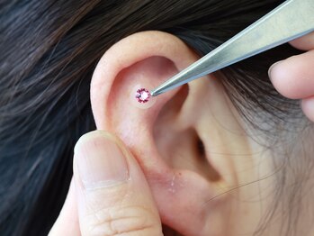 AZ美 整体院/耳つぼジュエリーで効果をアップ