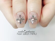 リル(RIRU)/雪の結晶ネイル