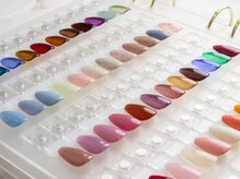 FEME nail&beauty salonの雰囲気（カラー100色以上）