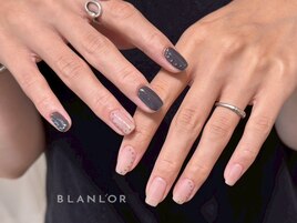 シンプルスタッズネイル