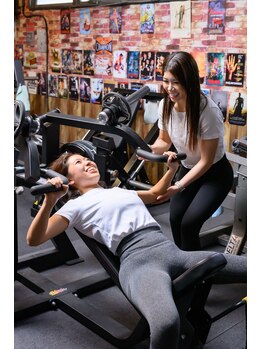 エレボスフィットネス(EREBOS FITNESS)/デコルテ美人トレーニング
