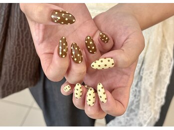 ネイルズ バイ マイ(NAILS BY MAI)/ドットネイル