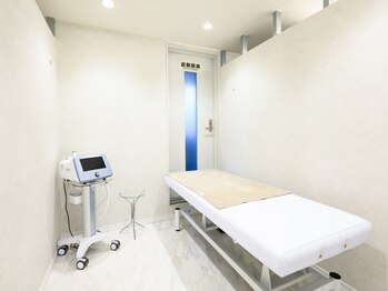 スキンラボ 新宿(SKIN LAB)の写真/【メンズ大歓迎★】医療機関提携サロンで毛穴レスなお肌へ♪肌の奥まで美容液を浸透させ清潔感のある肌に◎