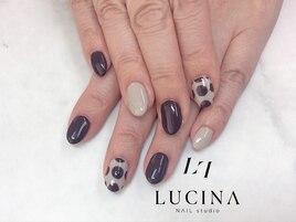 W-820　大人可愛いドットネイル