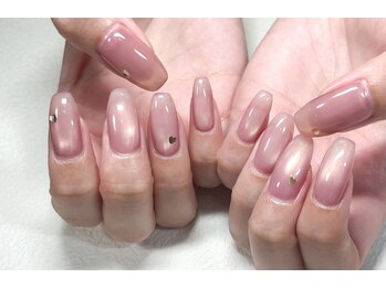 ディーソワン(De-soin)の写真/OLさんや主婦の方にもお勧めの上品ネイル◎シンプルだけど個性が光るデザインを実力派ネイリストがご提案♪