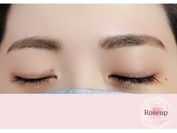 ローズアップ(Roseup)/眉スタイリング