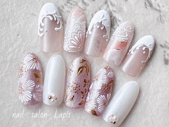 ラピス 自由が丘(Lapis)の写真/持ち込みOK◎上品アート好き必見！春のブライダルに☆ぷっくりレースや繊細刺繍デザインがおすすめ◎