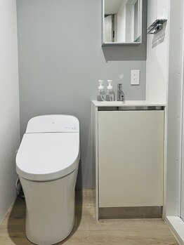 フィットジユウガオカ(Fit_Jiyugaoka)/デザイナー風の洗面ルーム